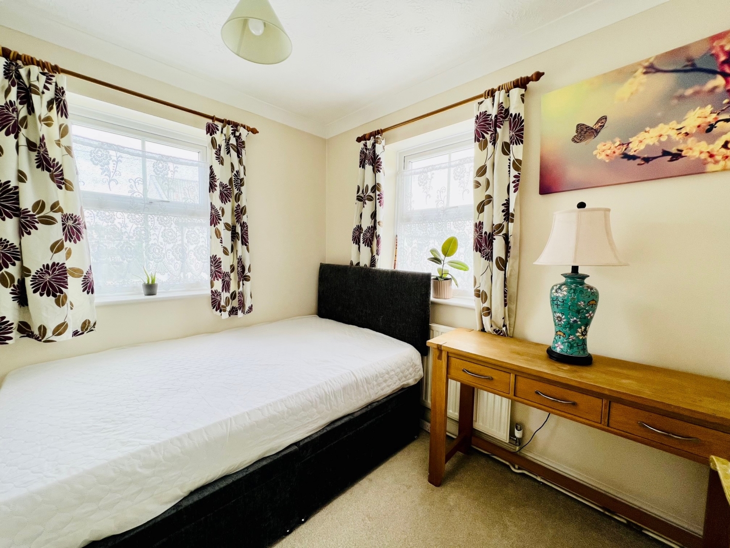 Compass Cottage Thorpe Lea Road, Egham Nevin And Wells